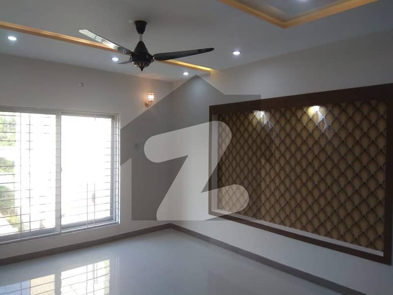 1125 Square Feet House In Grand Avenues Housing Scheme For Rent At Good Location