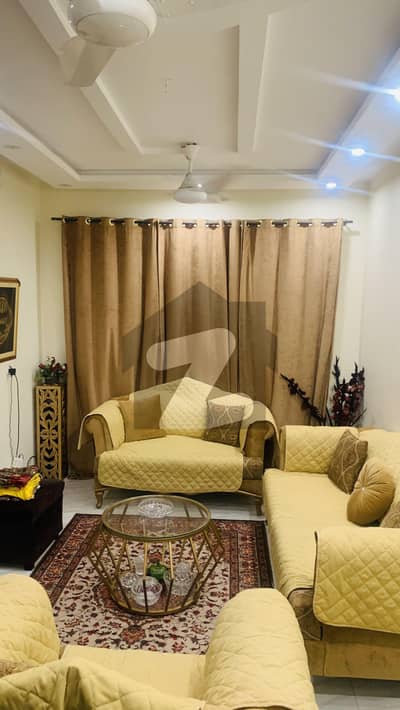 پلاٹینم ہومز رائیونڈ روڈ لاہور میں 3 کمروں کا 3 مرلہ مکان 1 کروڑ میں برائے فروخت۔