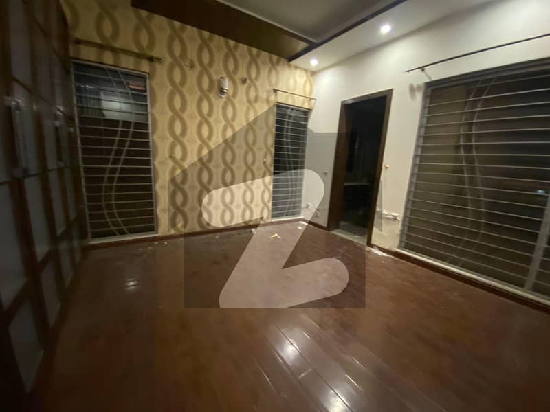 ماڈل ٹاؤن ۔ بلاک ای ماڈل ٹاؤن لاہور میں 6 کمروں کا 1 کنال مکان 2.75 لاکھ میں کرایہ پر دستیاب ہے۔