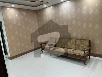علامہ اقبال ٹاؤن ۔ جہانزیب بلاک علامہ اقبال ٹاؤن لاہور میں 5 کمروں کا 10 مرلہ مکان 2.73 کروڑ میں برائے فروخت۔