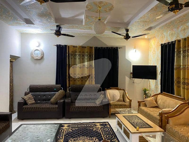اے ڈبلیو ٹی آرمی ویلفیئر ٹرسٹ رائیونڈ روڈ لاہور میں 5 کمروں کا 1 کنال مکان 3.5 کروڑ میں برائے فروخت۔