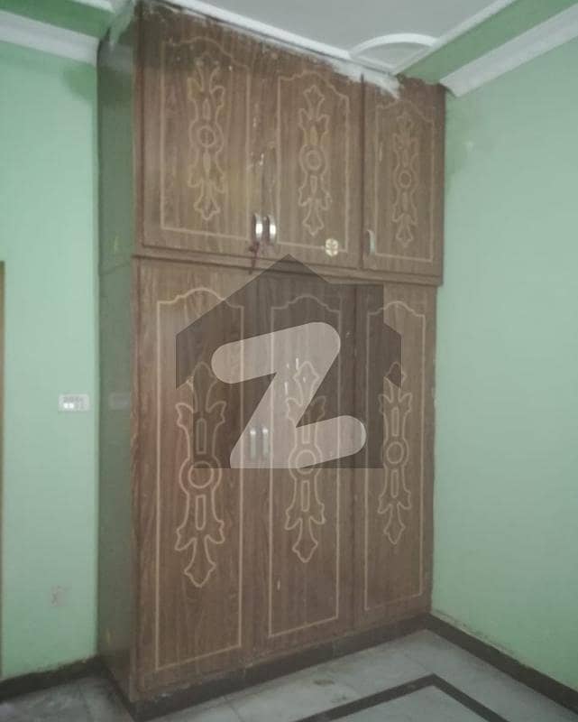 شہباز ٹاؤن چاکرہ راولپنڈی میں 2 کمروں کا 5 مرلہ مکان 20 ہزار میں کرایہ پر دستیاب ہے۔