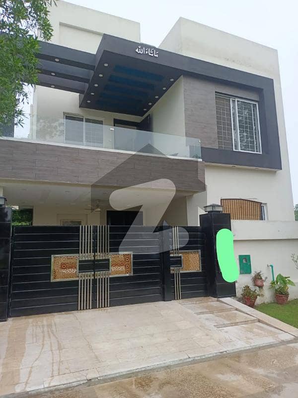 Luxurious Upper Portion Is Available For Rent At Very Reasonable Price.