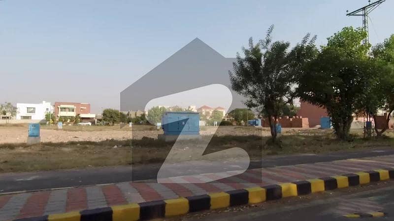 8 Marla Commercial Plot On Ideal Location