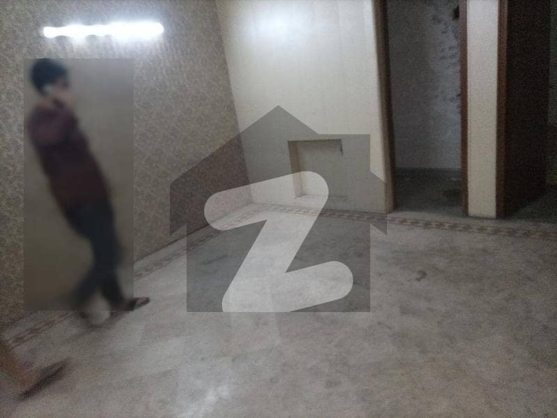کینال ویو لاہور میں 2 کمروں کا 5 مرلہ فلیٹ 30 ہزار میں کرایہ پر دستیاب ہے۔