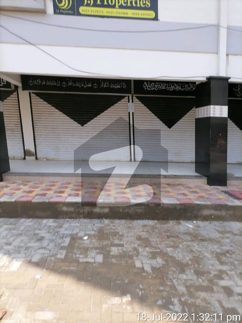 700 Square Feet Shop In Latifabad Unit 6 For sale
