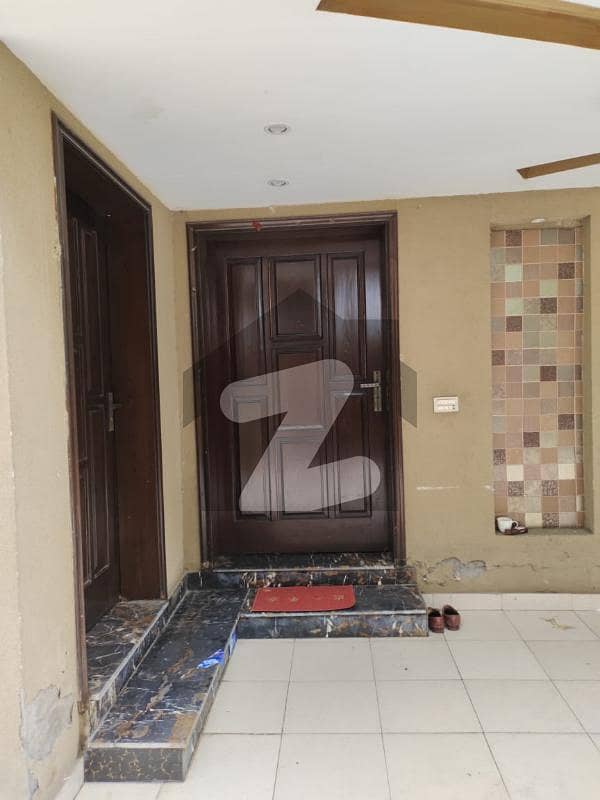 10 Marla Used House For Sale At Nargis Block Bahria Town Lahore