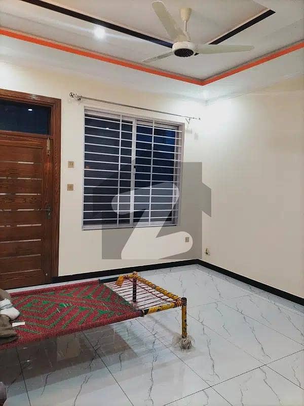 ایف ۔ 11/3 ایف ۔ 11 اسلام آباد میں 5 کمروں کا 7 مرلہ مکان 6.8 کروڑ میں برائے فروخت۔