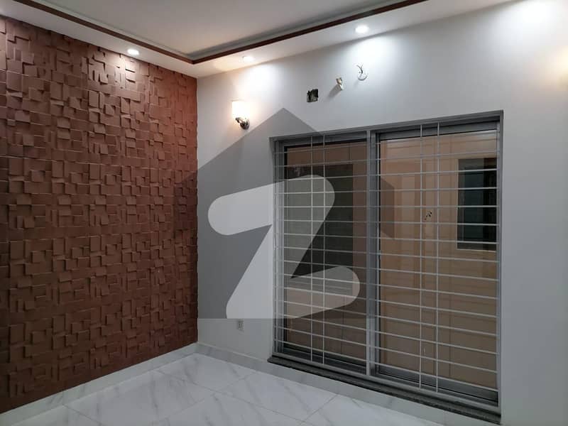 Prime Location House Of 5 Marla Is Available In Contemporary Neighborhood Of Johar Town