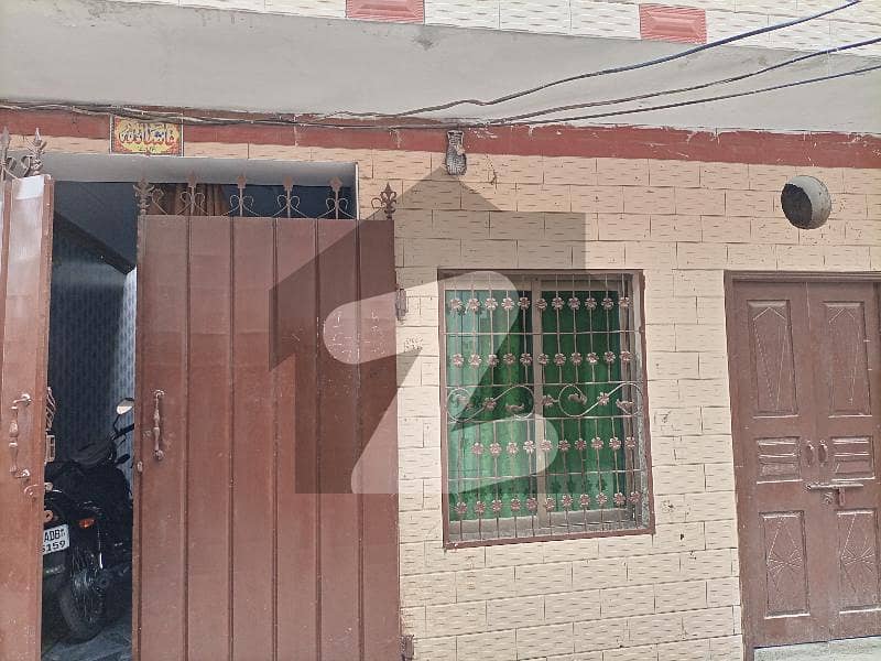 House Is Available For Sale In Sant Singh Wala