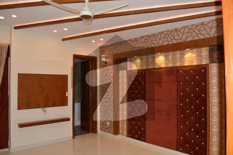 بحریہ ٹاؤن ۔ نشتر ایکسٹینشن بلاک بحریہ ٹاؤن سیکٹر ای بحریہ ٹاؤن لاہور میں 3 کمروں کا 10 مرلہ بالائی پورشن 42 ہزار میں کرایہ پر دستیاب ہے۔