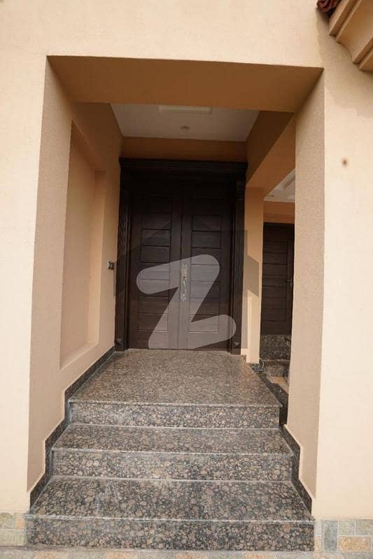 ایڈن سٹی ایڈن لاہور میں 7 کمروں کا 1 کنال مکان 5.6 کروڑ میں برائے فروخت۔