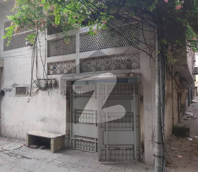 To sale You Can Find Spacious Corner House In Baghbanpura