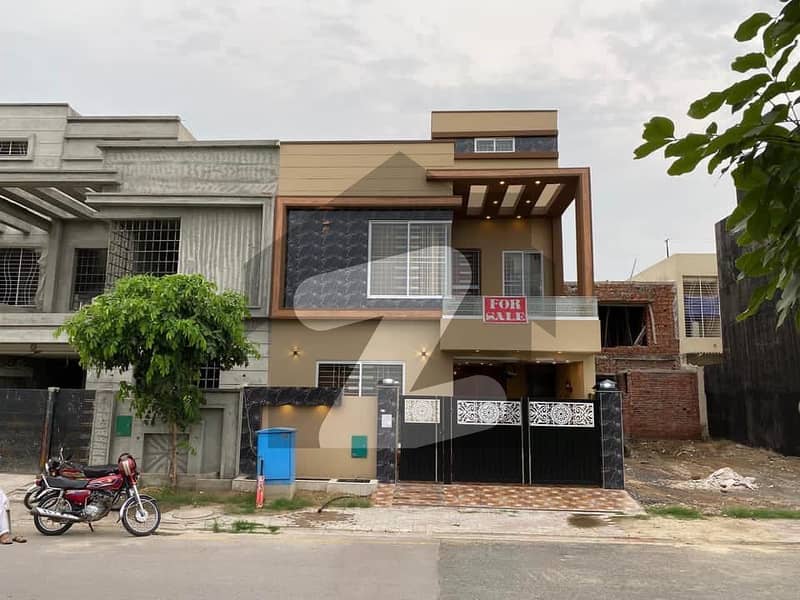 5 Marla Beautiful Designer House Facing Park House For Sale In Bahria Town Lahore