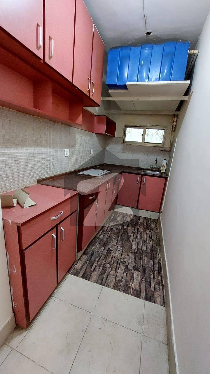 Get This Amazing 1000 Square Feet Flat Available In North Nazimabad - Block G