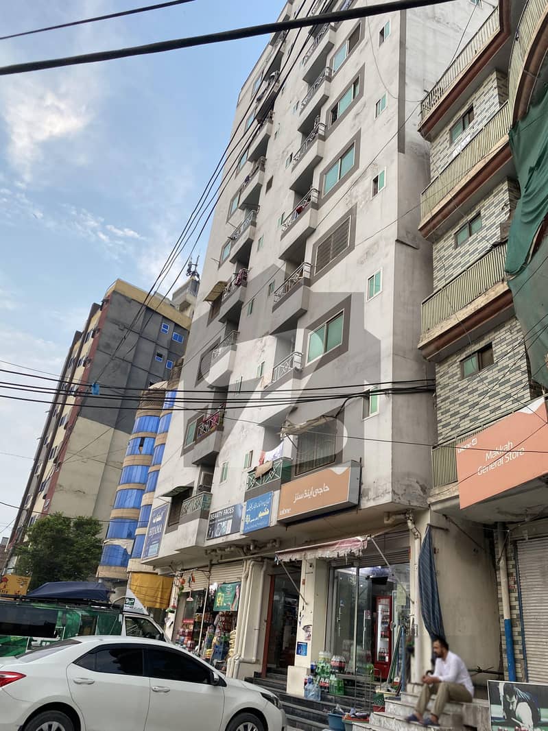 Beautiful Fully Loaded Ready To Move In Ground Floor Flat,furnished. saddar Area,main Golberg No 1 Road. prime Resisdency Plaza.