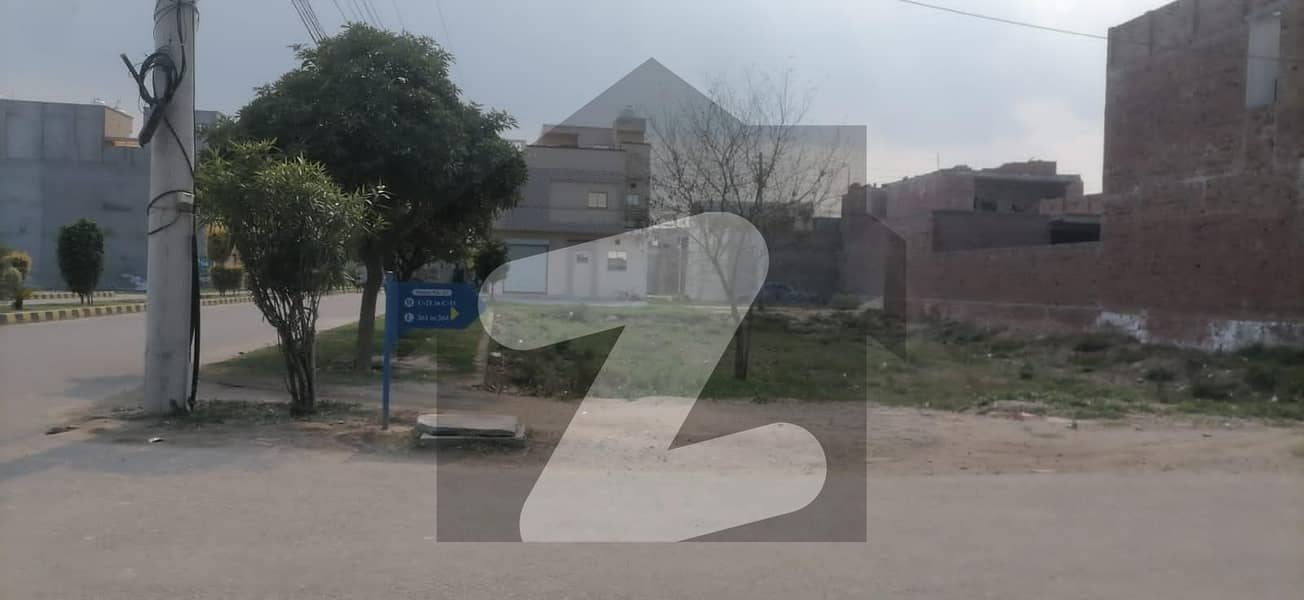 Khayaban-e-Manzoor Residential Plot Sized 5 Marla