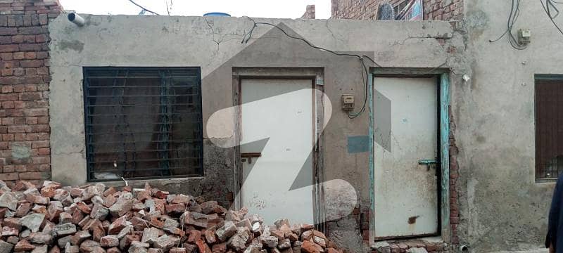 بابووالا فیصل آباد میں 2 کمروں کا 3 مرلہ مکان 23 لاکھ میں برائے فروخت۔
