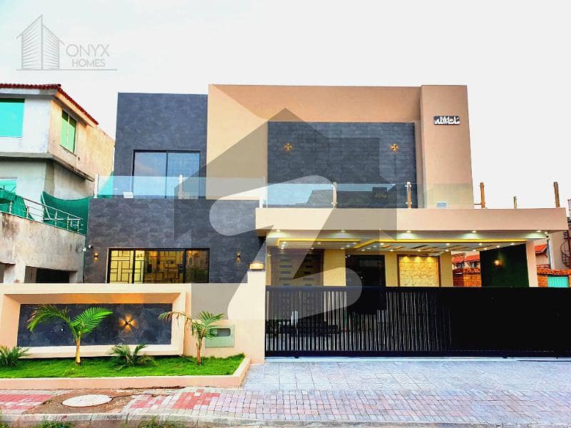 Designer 1 Kanal Luxurious House From Walking Distance To Masjid Park & Commercial