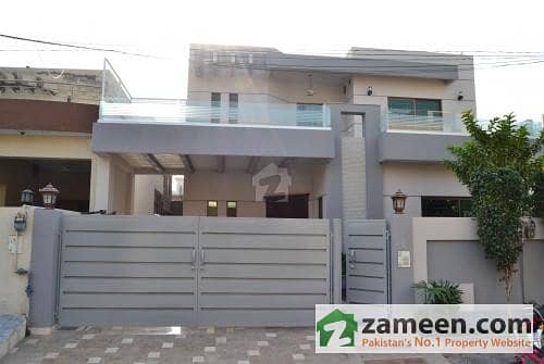 10 Marla Brand New House For Sale