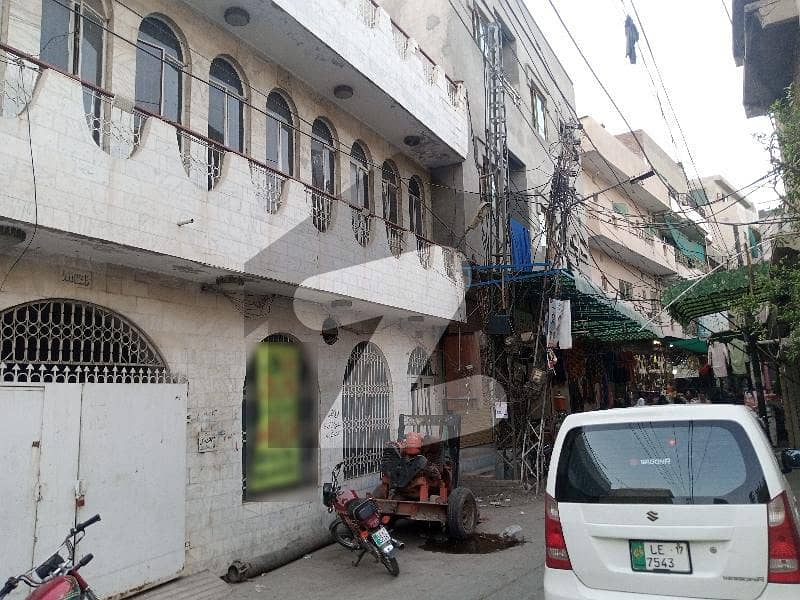 یتیم خانہ چوک ملتان روڈ لاہور میں 10 مرلہ عمارت 3.25 کروڑ میں برائے فروخت۔