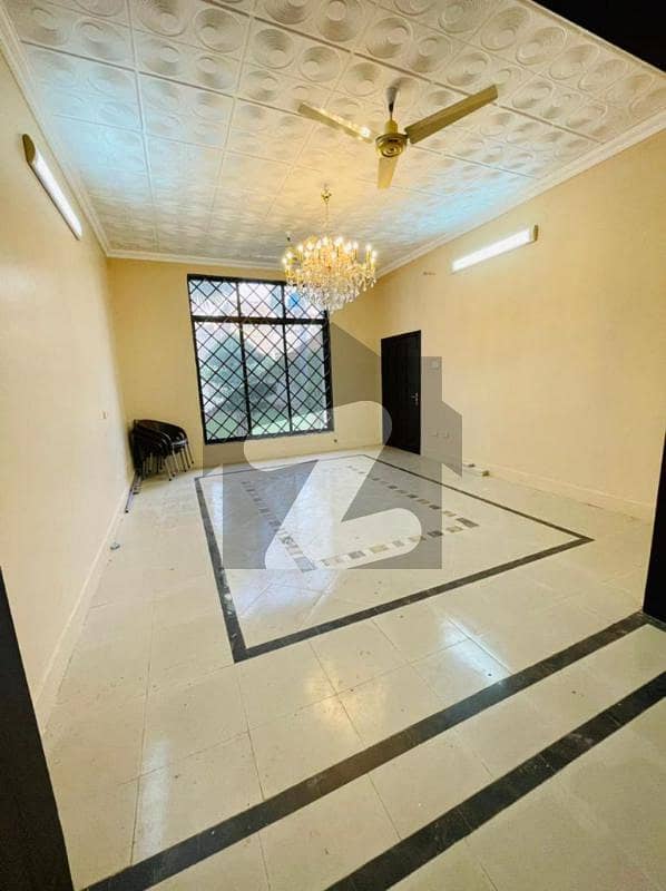 نیوی ہاؤسنگ سکیم کارساز - فیز 3 نیوی ہاؤسنگ سکیم کارساز کراچی میں 5 کمروں کا 19 مرلہ فلیٹ 8.5 کروڑ میں برائے فروخت۔