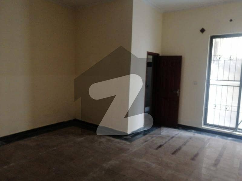 1 Kanal Superb Location Lower Portion  Is Available For Rent In Wapda Town Extension