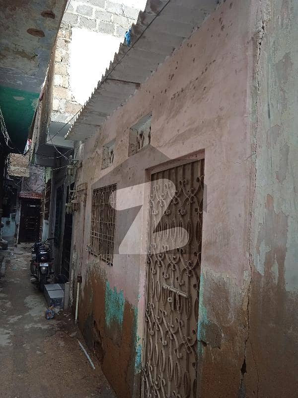 گل بہار رضویہ سوسائٹی نواب صدیق علی خان روڈ کراچی میں 2 کمروں کا 2 مرلہ زیریں پورشن 45 لاکھ میں برائے فروخت۔