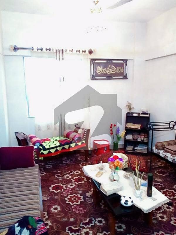 گلستانِِ جوہر ۔ بلاک 6 گلستانِ جوہر کراچی میں 2 کمروں کا 5 مرلہ فلیٹ 75 لاکھ میں برائے فروخت۔