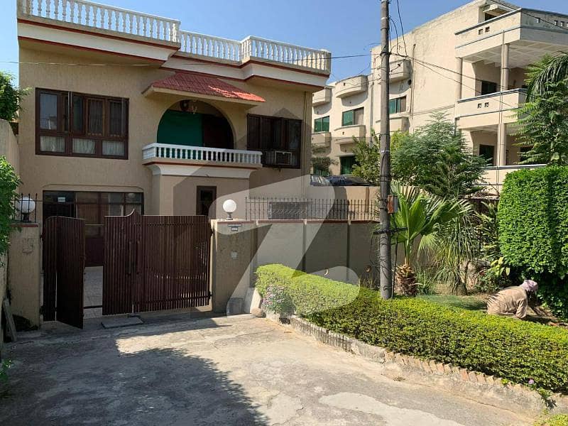 چکلالہ سکیم 3 چکلالہ سکیم راولپنڈی میں 2 کمروں کا 1.2 کنال مکان 3.75 کروڑ میں برائے فروخت۔