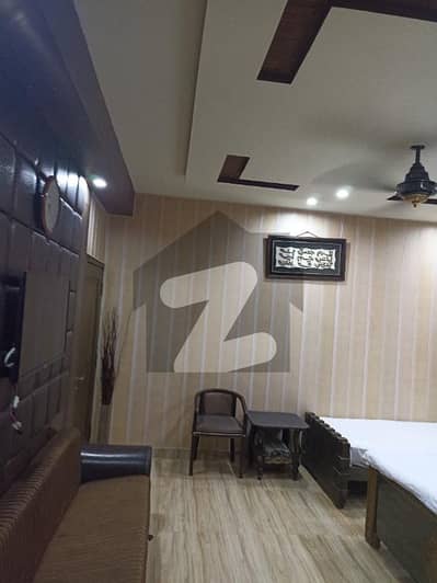 Life Time Commercial 4 Kanal Building Available For Rent Suitable For College, Hospital Office