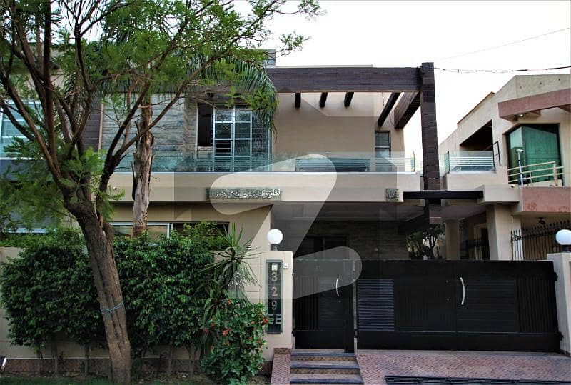 2 Kanal House's Portion In Phase 8 With Good Rent