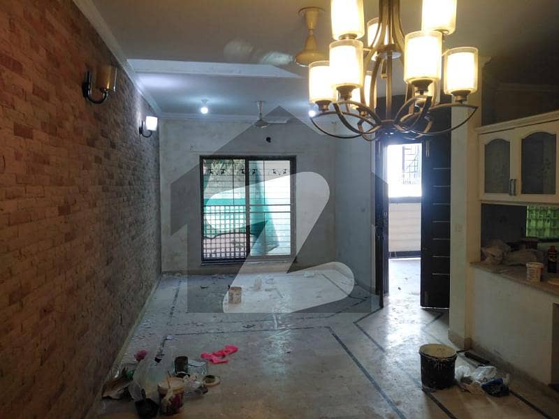 ڈی ایچ اے فیز 2 ڈیفنس (ڈی ایچ اے) لاہور میں 3 کمروں کا 6 مرلہ مکان 80 ہزار میں کرایہ پر دستیاب ہے۔