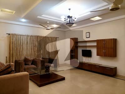 1 Kanal 3 Bedroom House Facing Park House For Rent