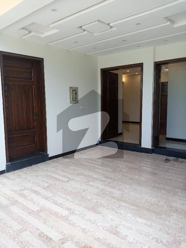 فیصل ٹاؤن - ایف ۔ 18 اسلام آباد میں 4 کمروں کا 7 مرلہ مکان 2.6 کروڑ میں برائے فروخت۔