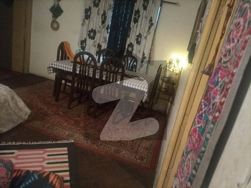 کینال ویو بلاک ای کینال ویو لاہور میں 2 کمروں کا 7 مرلہ بالائی پورشن 35 ہزار میں کرایہ پر دستیاب ہے۔