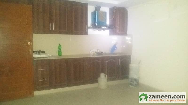 1 Bed Flat On 1st Floor For Sale In Midway Commercial