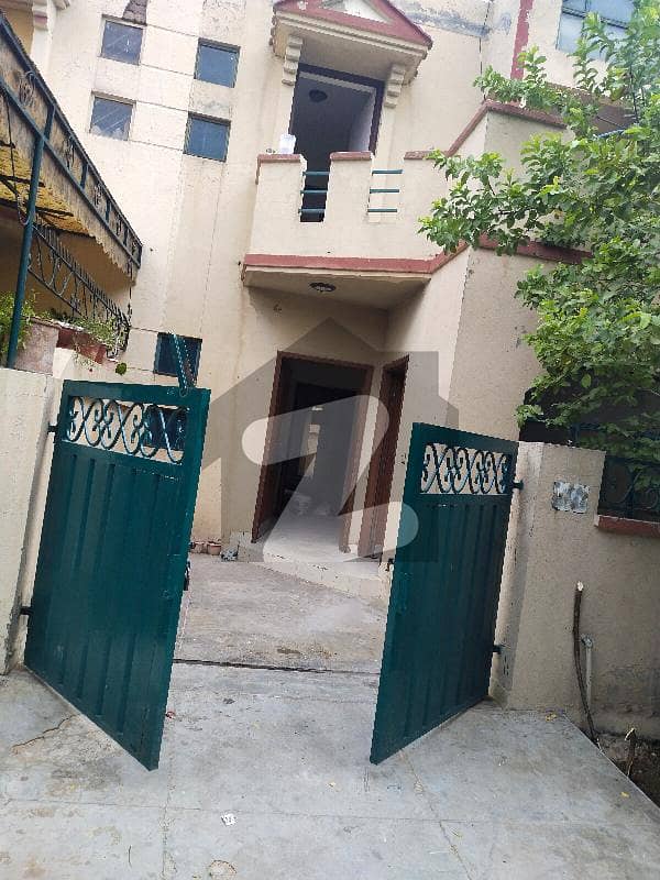 ایڈن لین ولاز 1 ایڈن لاہور میں 3 کمروں کا 10 مرلہ مکان 1.5 کروڑ میں برائے فروخت۔