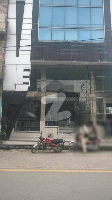 ڈی ایچ اے فیز 1 - بلاک کے فیز 1 ڈیفنس (ڈی ایچ اے) لاہور میں 6 کمروں کا 4 مرلہ عمارت 6 لاکھ میں کرایہ پر دستیاب ہے۔