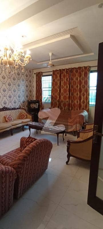 ویلینشیاء ہاؤسنگ سوسائٹی لاہور میں 5 کمروں کا 10 مرلہ مکان 3.6 کروڑ میں برائے فروخت۔