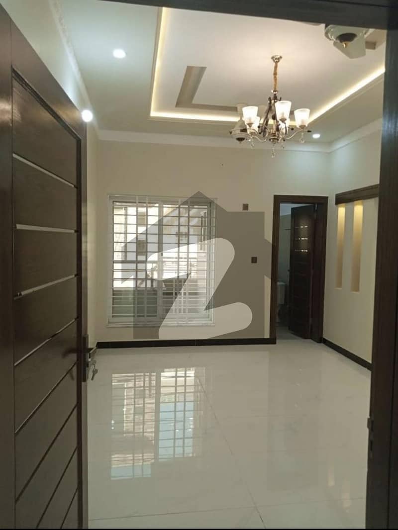 Green Avenue Lower Portion For Rent Sized 1350 Square Feet Green Avenue