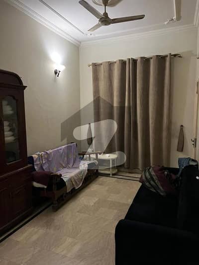 جوہر ٹاؤن لاہور میں 3 کمروں کا 3 مرلہ مکان 1.3 کروڑ میں برائے فروخت۔