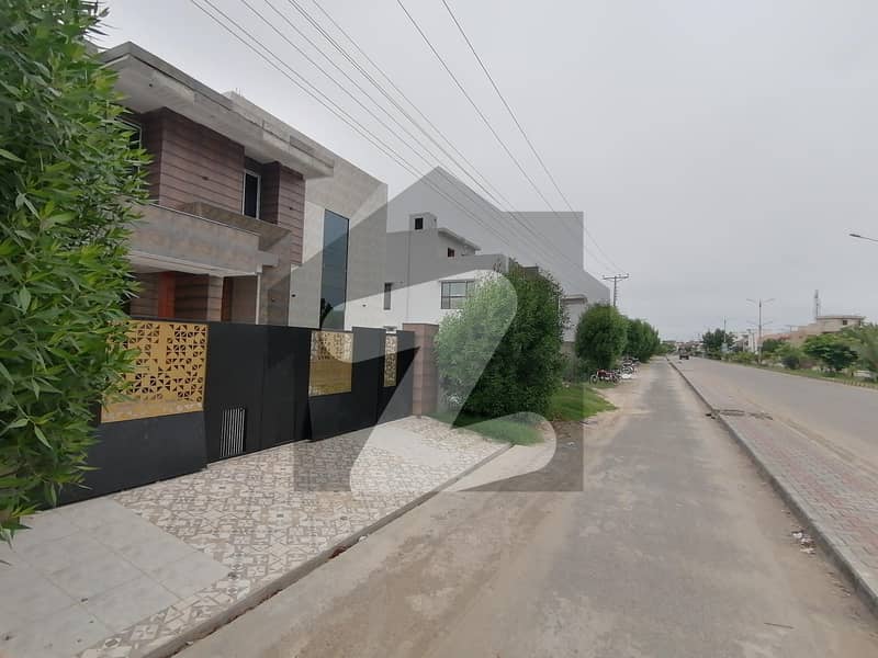 A Spacious Corner 1 Kanal House In Wapda Town Phase 1 - Block E