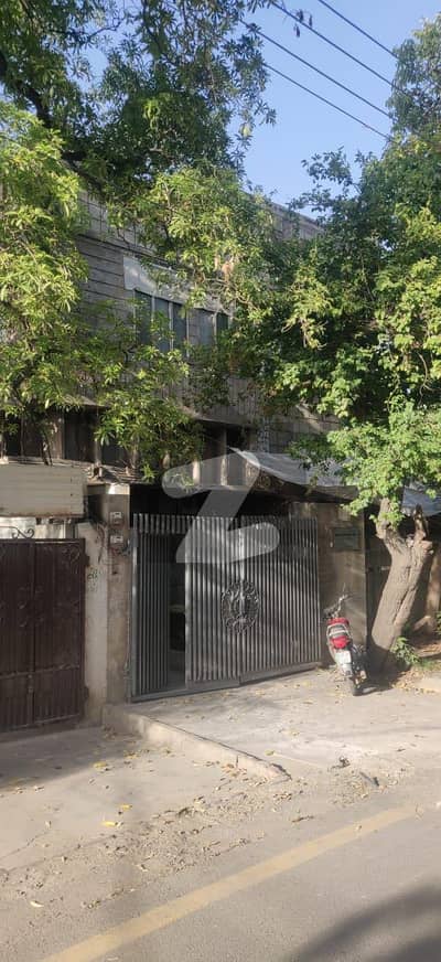 Spacious Lower Portion Is Available For Rent In Ideal Location Of Samanabad - Block N