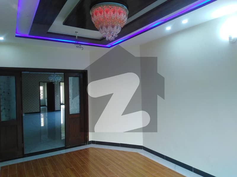 A Great Choice For A 9000 Square Feet House Available In Gulberg 1
