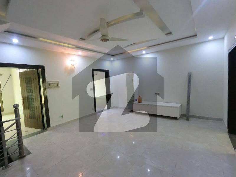 Zaraj Housing Scheme 1 Kanal Upper Portion Up For Rent