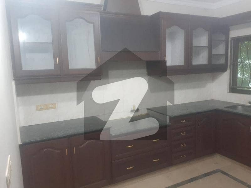 In Model Town - Block D House For Rent Sized 1 Kanal