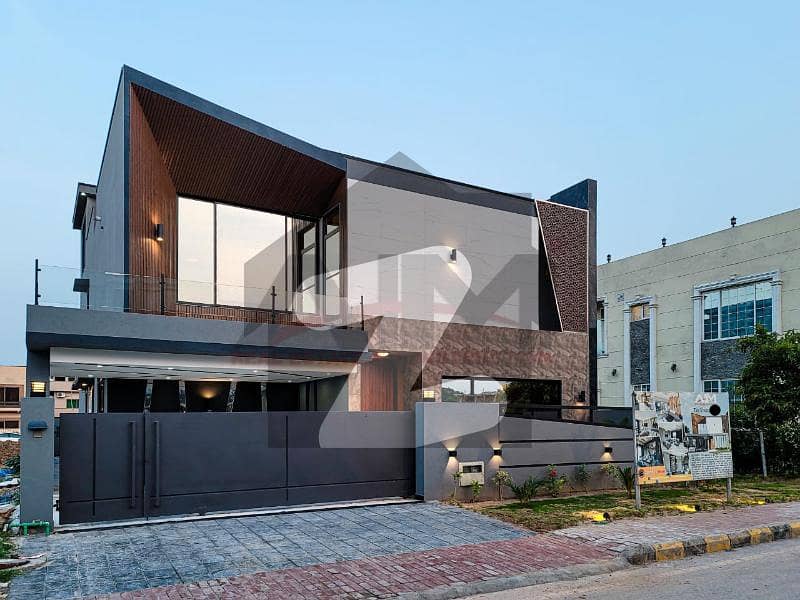 Perfect 1575 Square Feet Lower Portion In Bahria Town Phase 8 For Rent