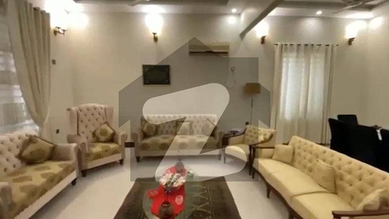میرٹھ سوسائٹی سکیم 33 کراچی میں 5 کمروں کا 1.2 کنال مکان 7.5 کروڑ میں برائے فروخت۔