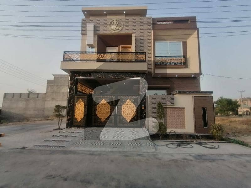 5.7 Marla Corner Beautiful House Available In Khayaban-e-manzoor